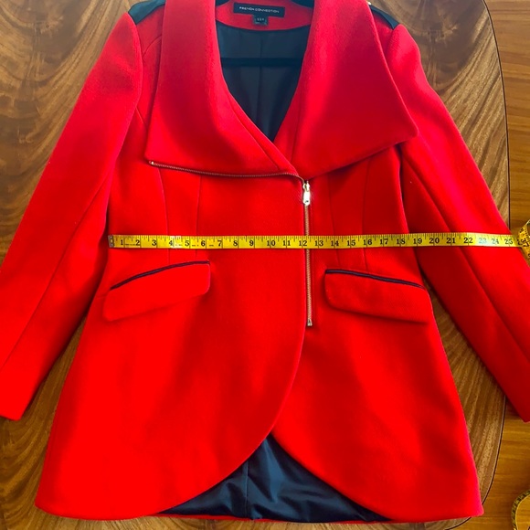 French Connection Size 14 US Wide Collar Tulip Hem Fire Engine Red Coat - Picture 14 of 17
